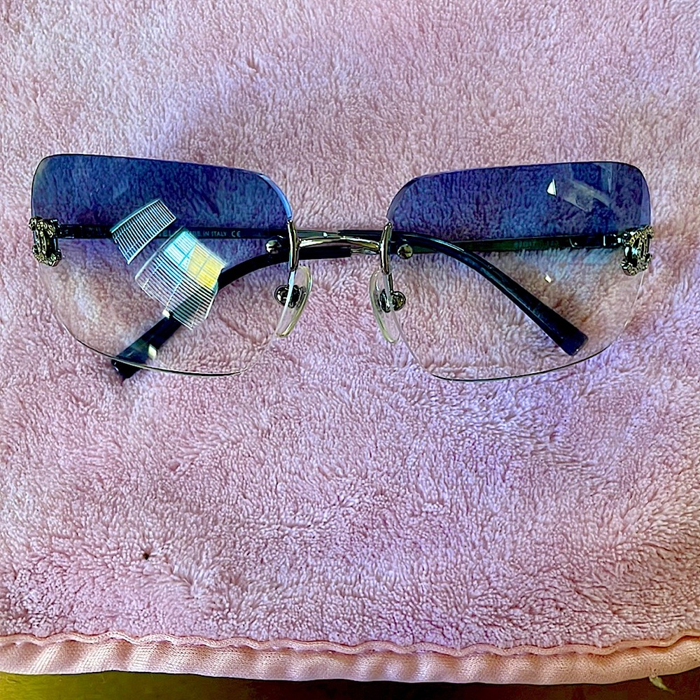 CHANEL SUNGLASSES. Vintage. gradient blue with all crystals in logo 4017-D .mint